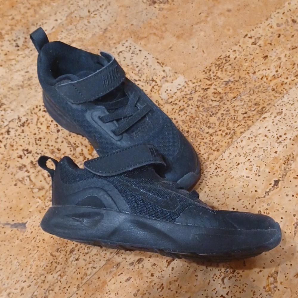 Black Nike Velcro Sneakers